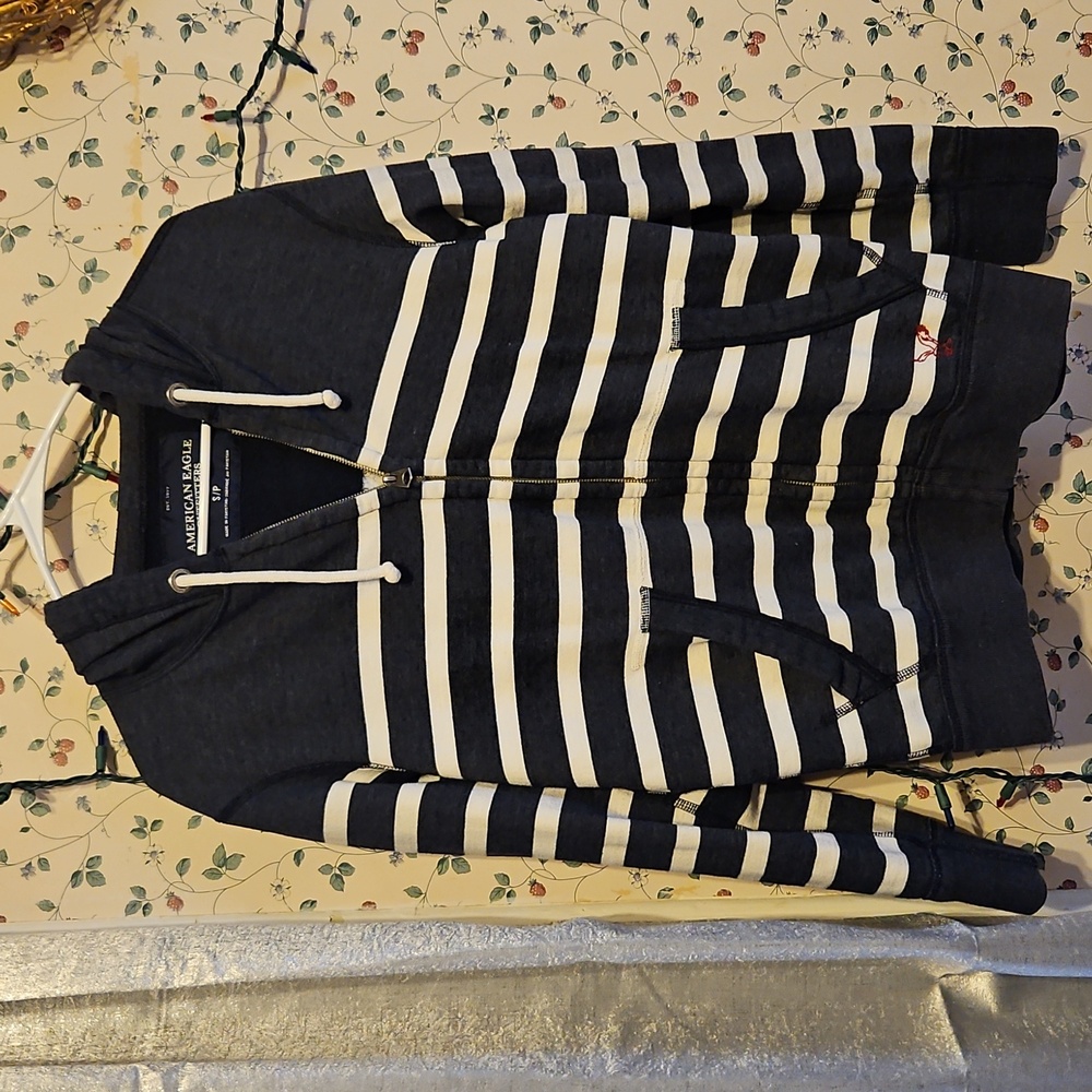 Men's size small American Eagle blue and white zip up hoodie